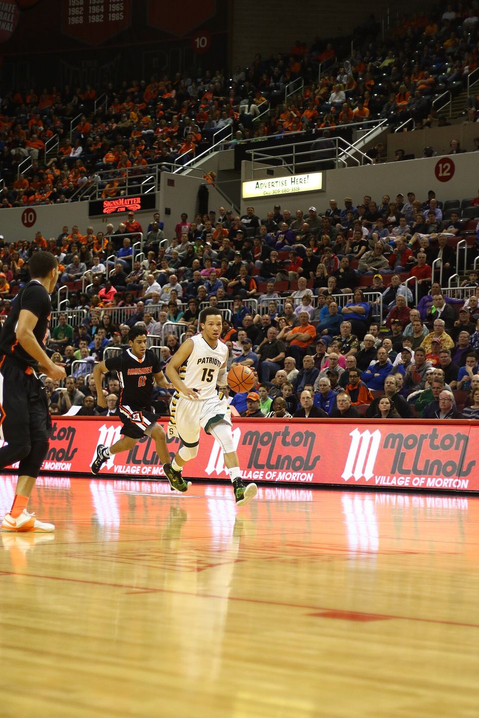 IM体育 · 夜间